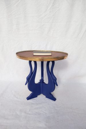 Table d&rsquo;appoint piètement cygnes